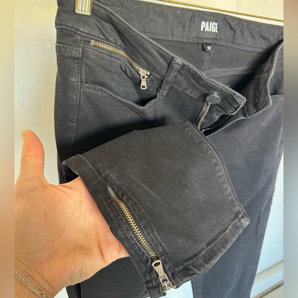 PAIGE black skinny jeans with zipper detail size 27